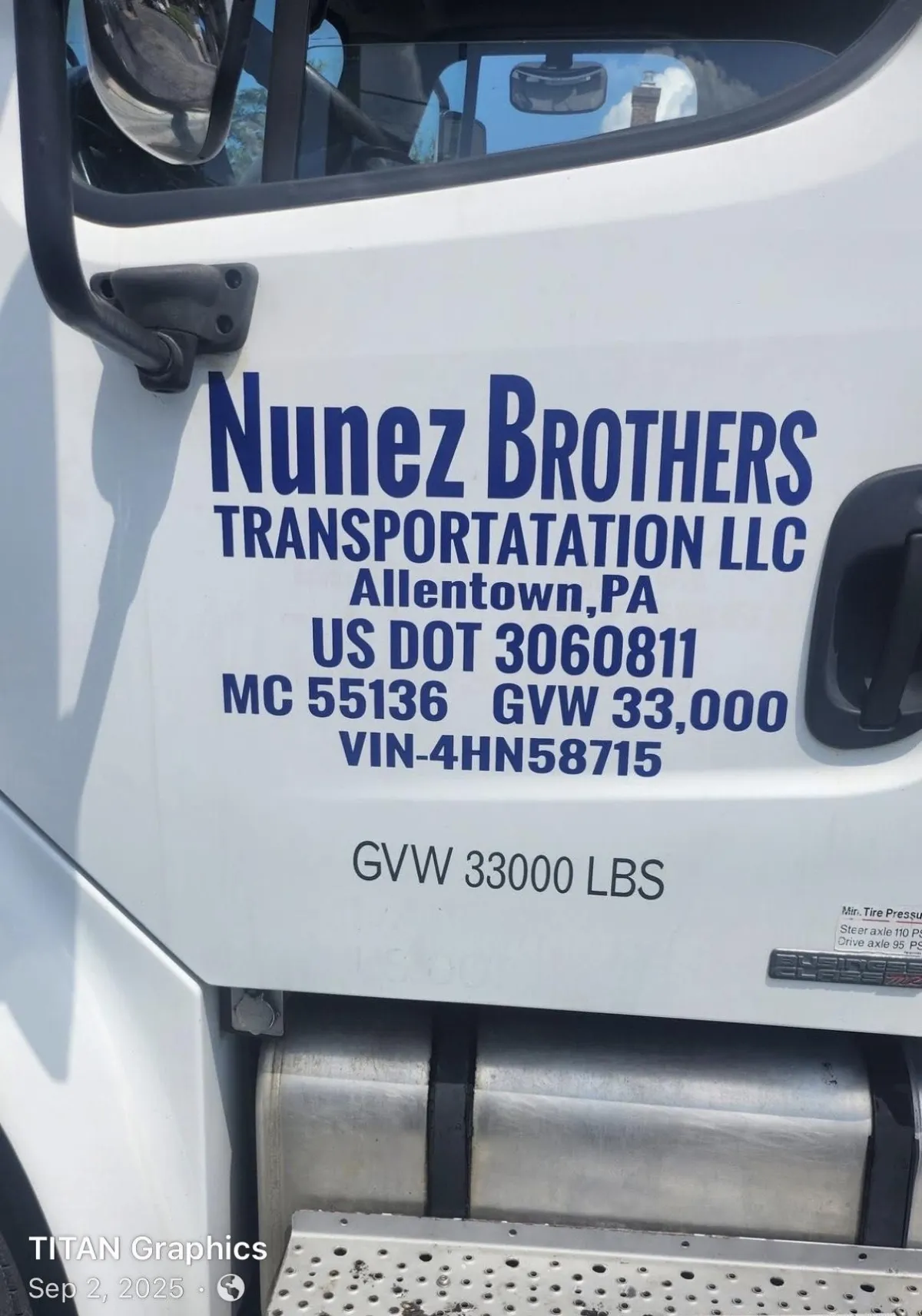 worm's eye-view photography of ceiling