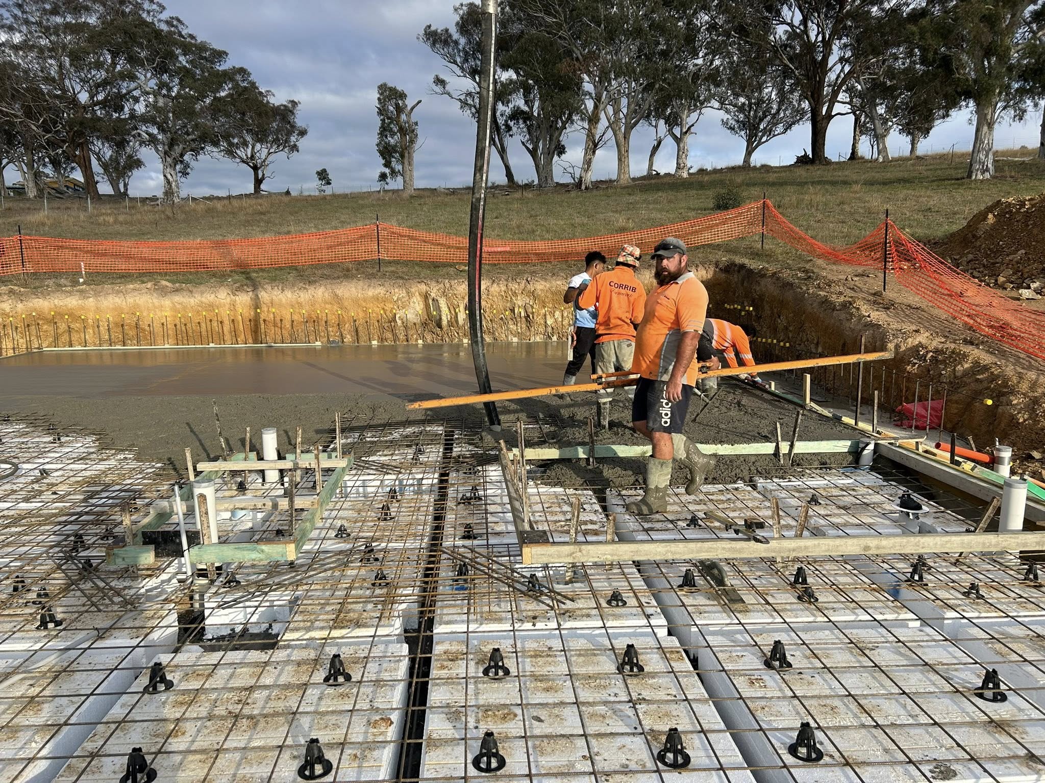 Custom concrete driveway design by AP Concreting and Formwork
