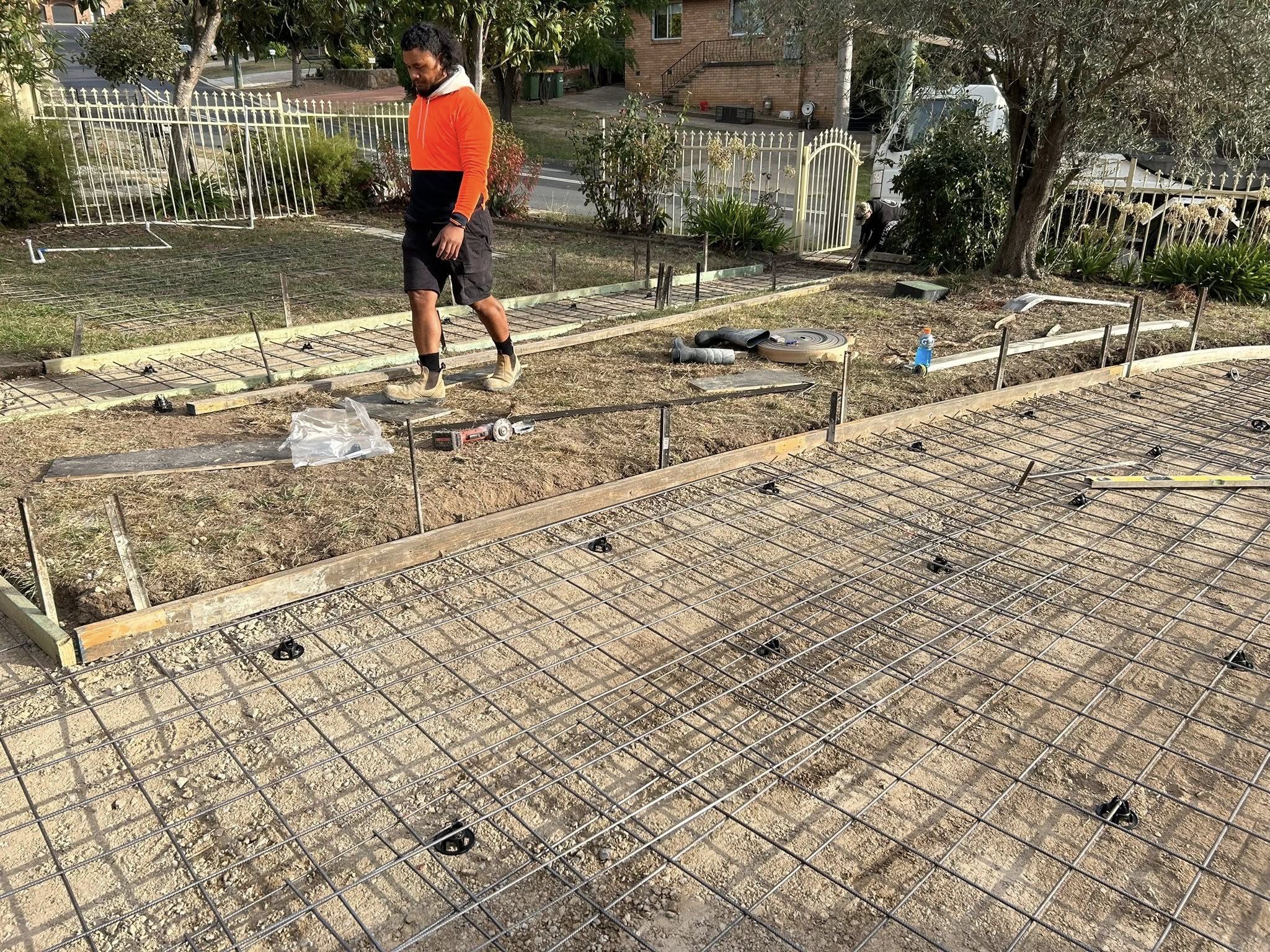 Canberra concrete contractor completing slab and driveway work