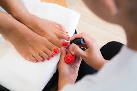 Peoria Classic + Gel Pedicure