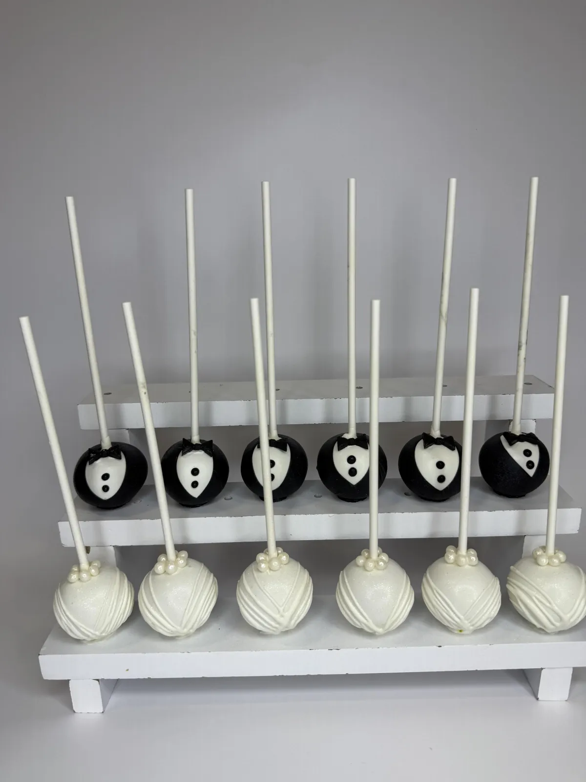 Wedding Cake Pops in Idaho Falls