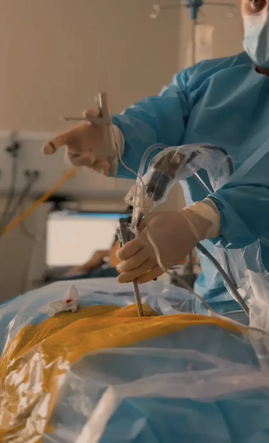 Quando procurar um neurocirurgião especialista em coluna? Conheça os sinais de alerta 