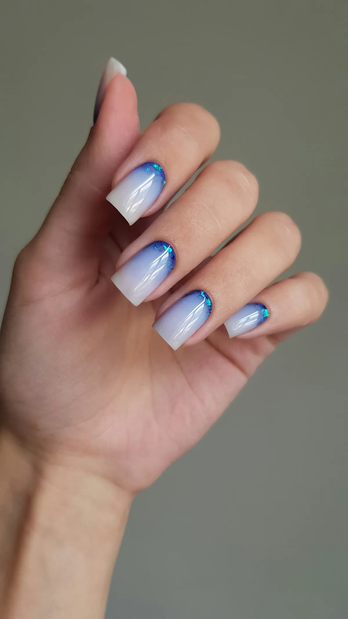 Gel vs. Dip vs. Acrylic Nails: Which Is Right for You?