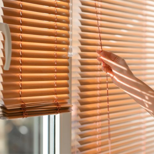 window blind mountingservices by Handyman Pete in Kailua-Kona, Hawaii