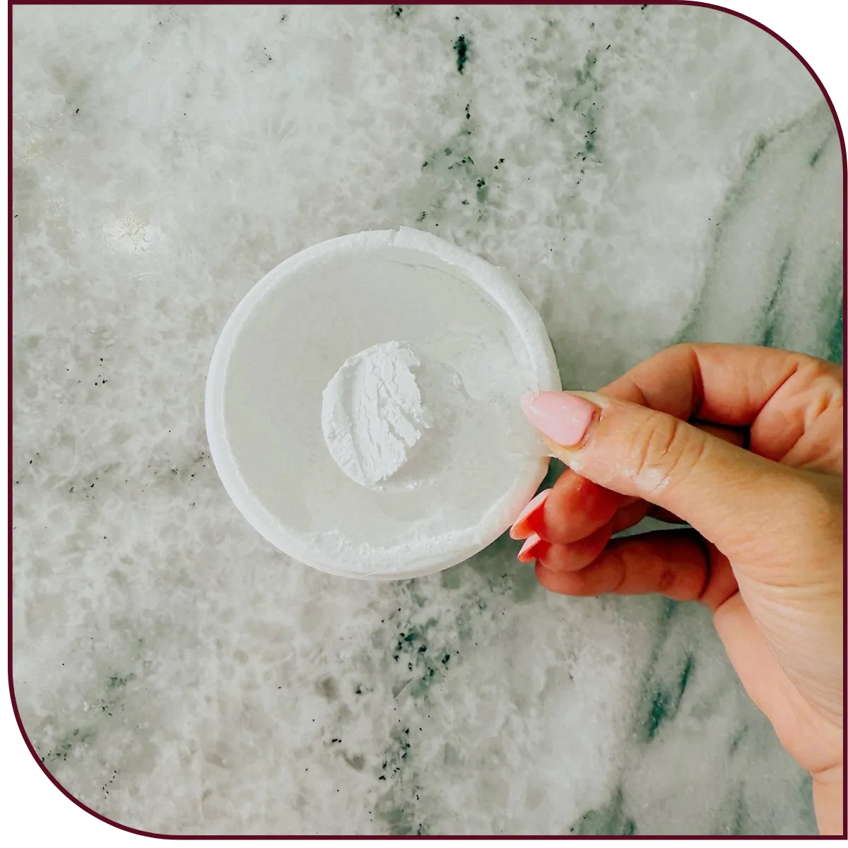 scoop of build hmb creatine from beneve
