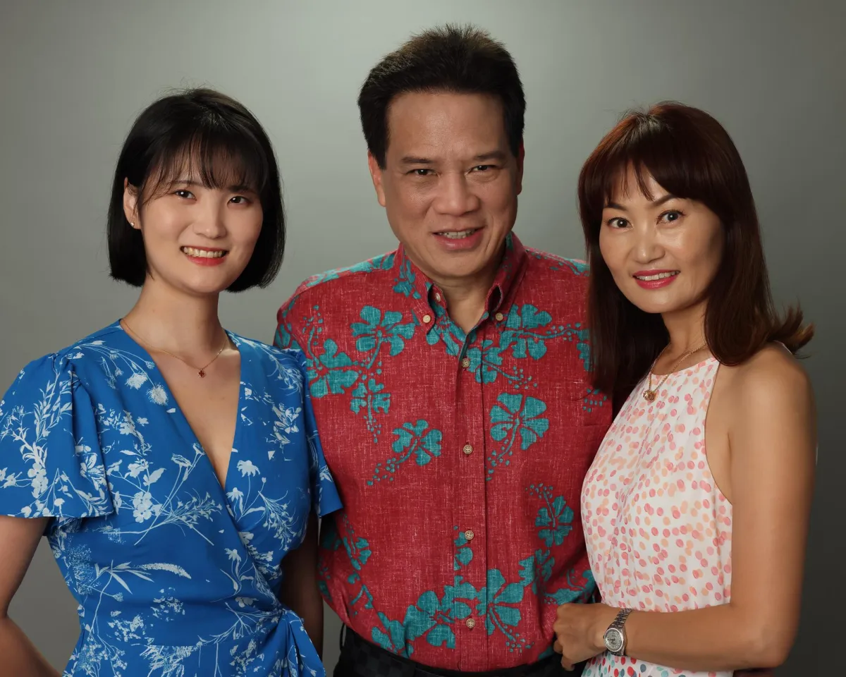 Family studio portraits in Honolulu.