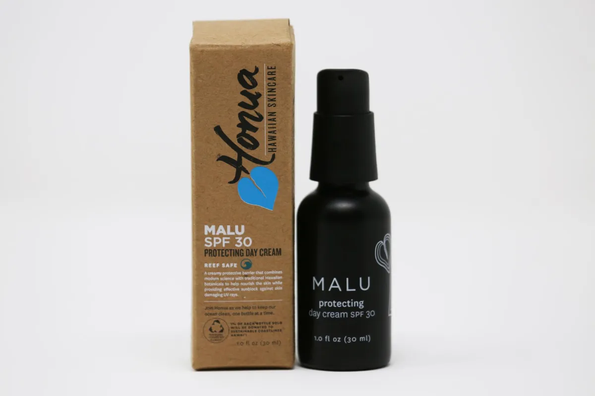 Studio product photography. Honua skincare.