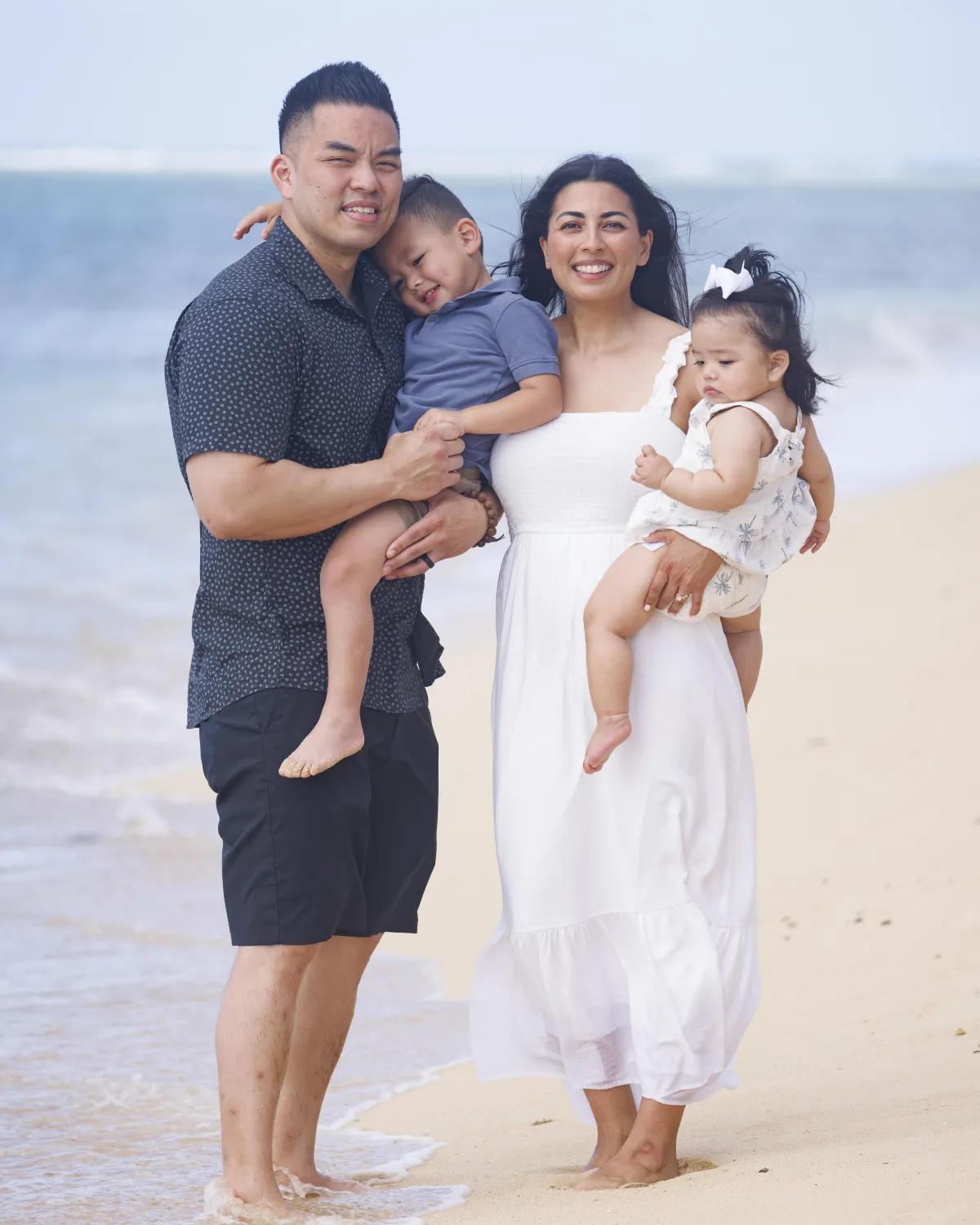 Family photo shoot in Hawaii.