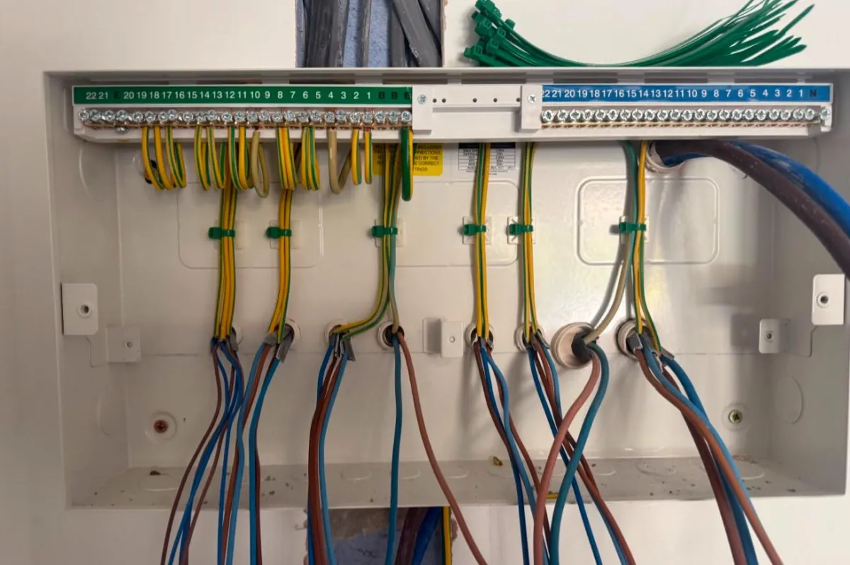 Electrical installation service in Oxford fitting new sockets
