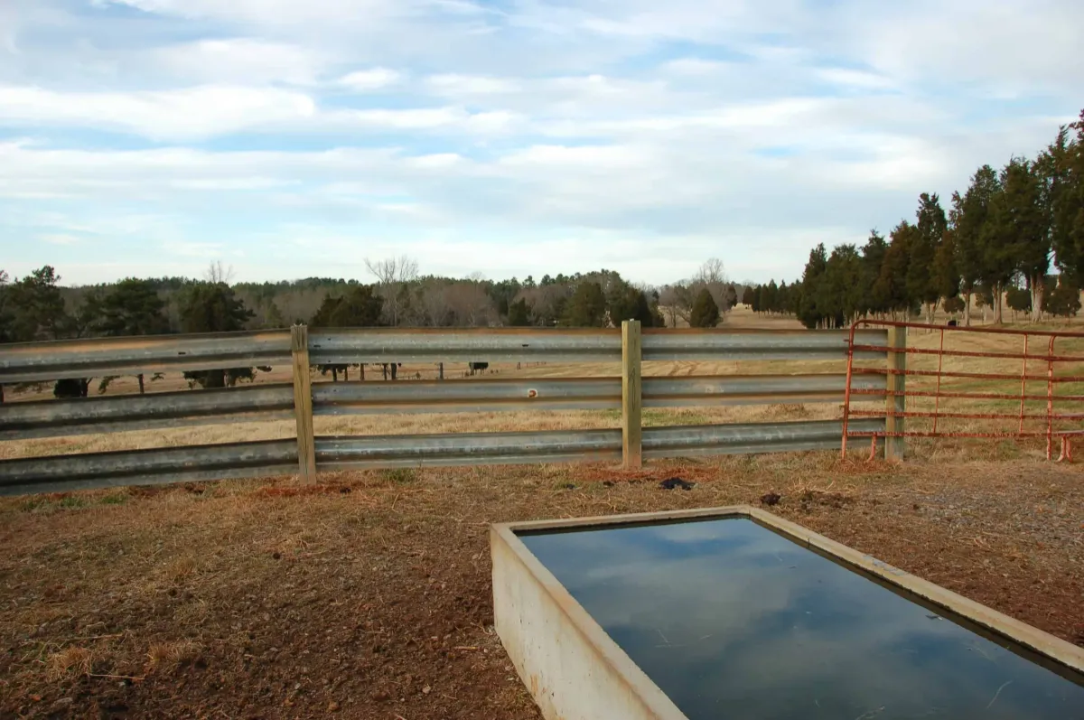 Maximizing Farm Efficiency with Guardrail Fencing Solutions