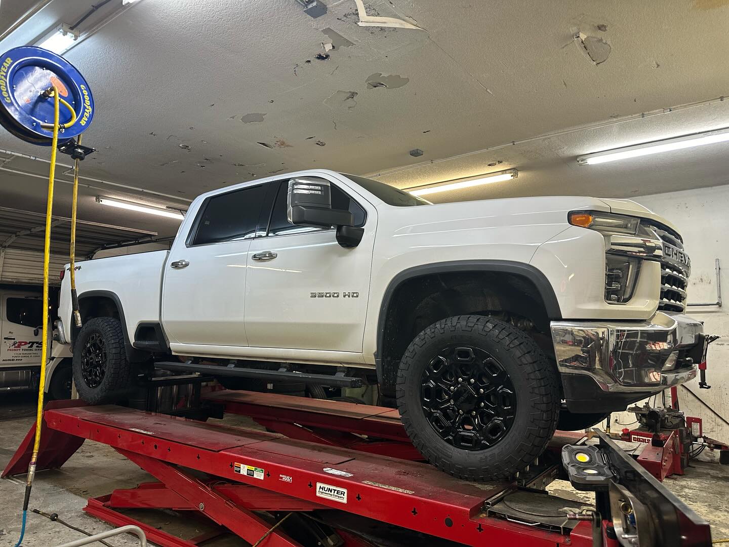 Can Any Shop Mount Oversized Tires?