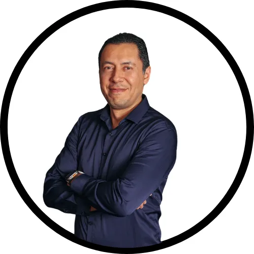 Realtor Julio Mendez