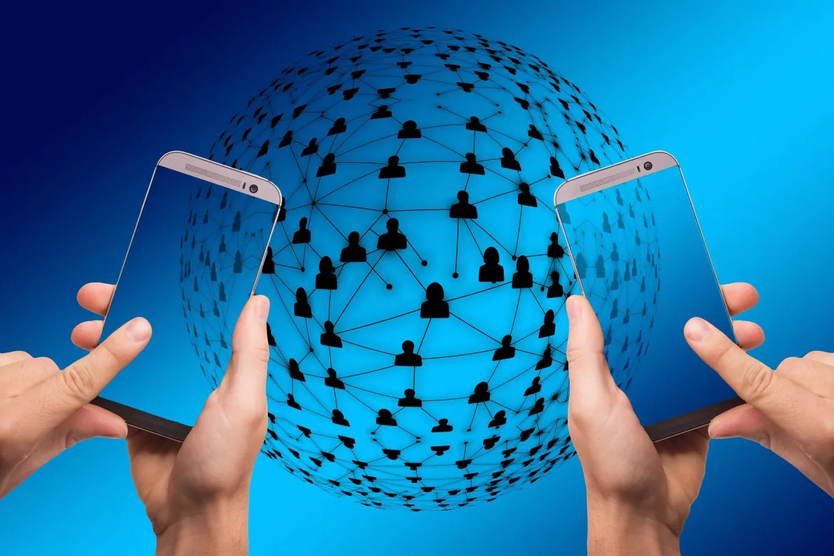 Using smartphones to connect with ideal clients through a targeted lead network