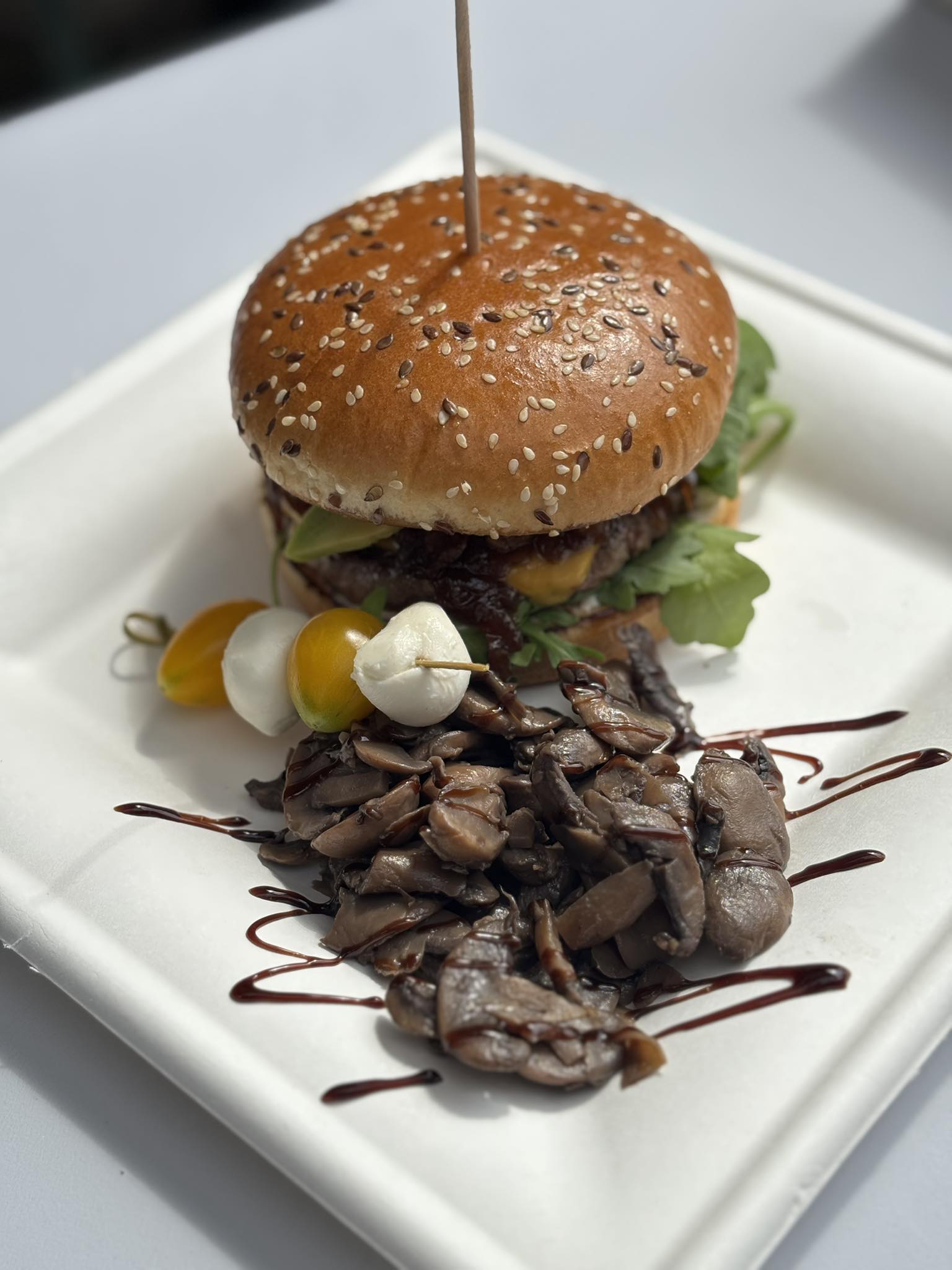 ország burgere 2022 díjnyertes burger,rextorante burger grillezett gombával