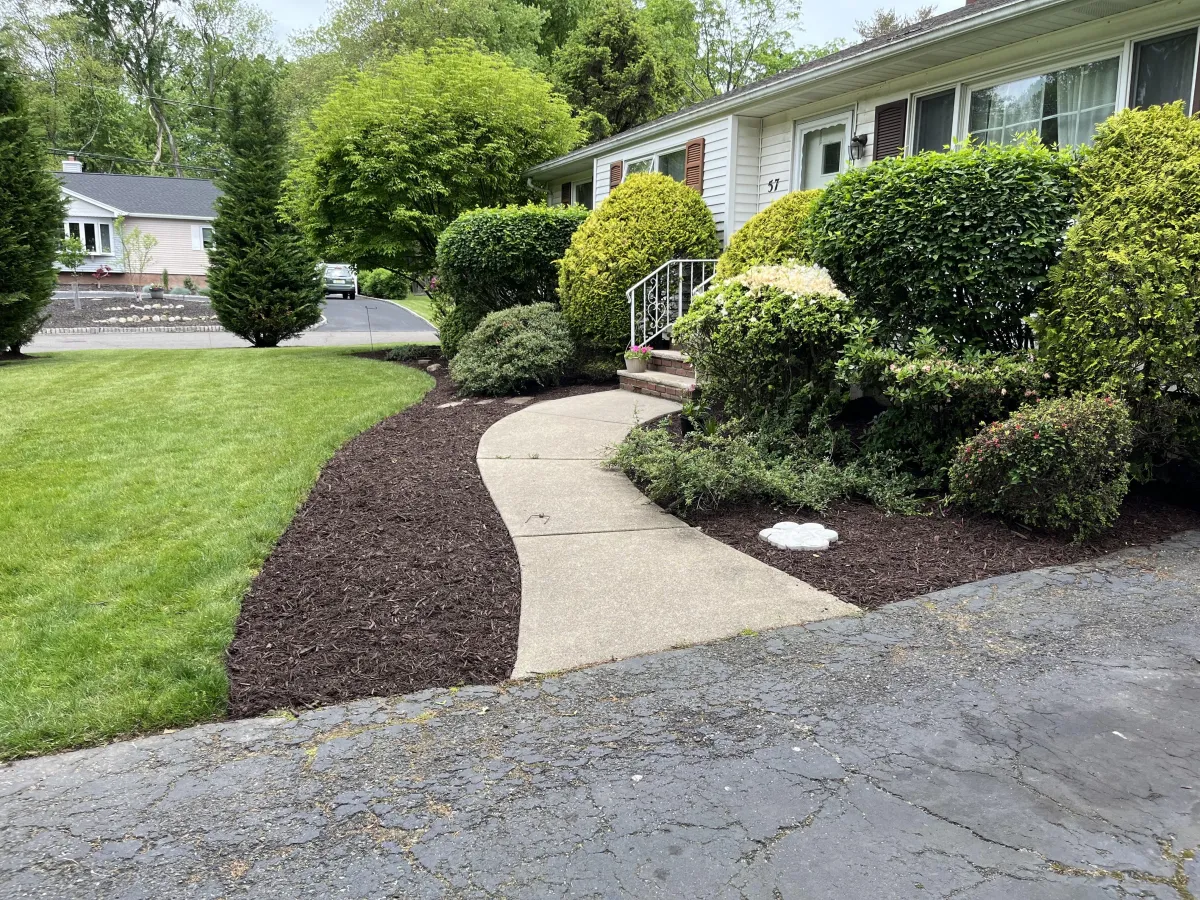 mulch installation