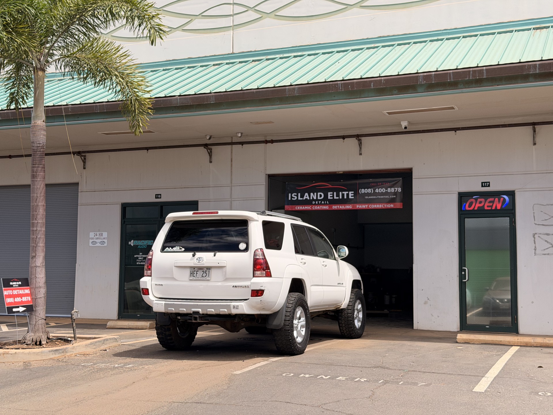 Exterior of Island Elite Detail’s Kihei studio