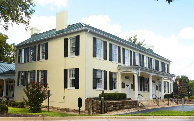 Davis tavern in historic middletown