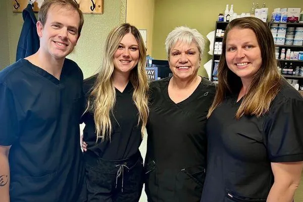staff team photo chiropractor tupelo