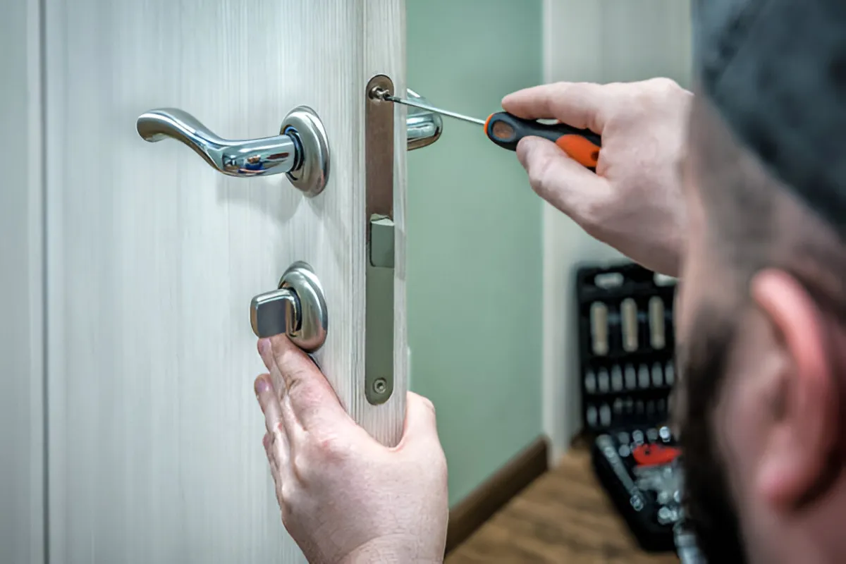 Albany Door Experts - Door installation and Replacement - Commerical Door Repair - 1