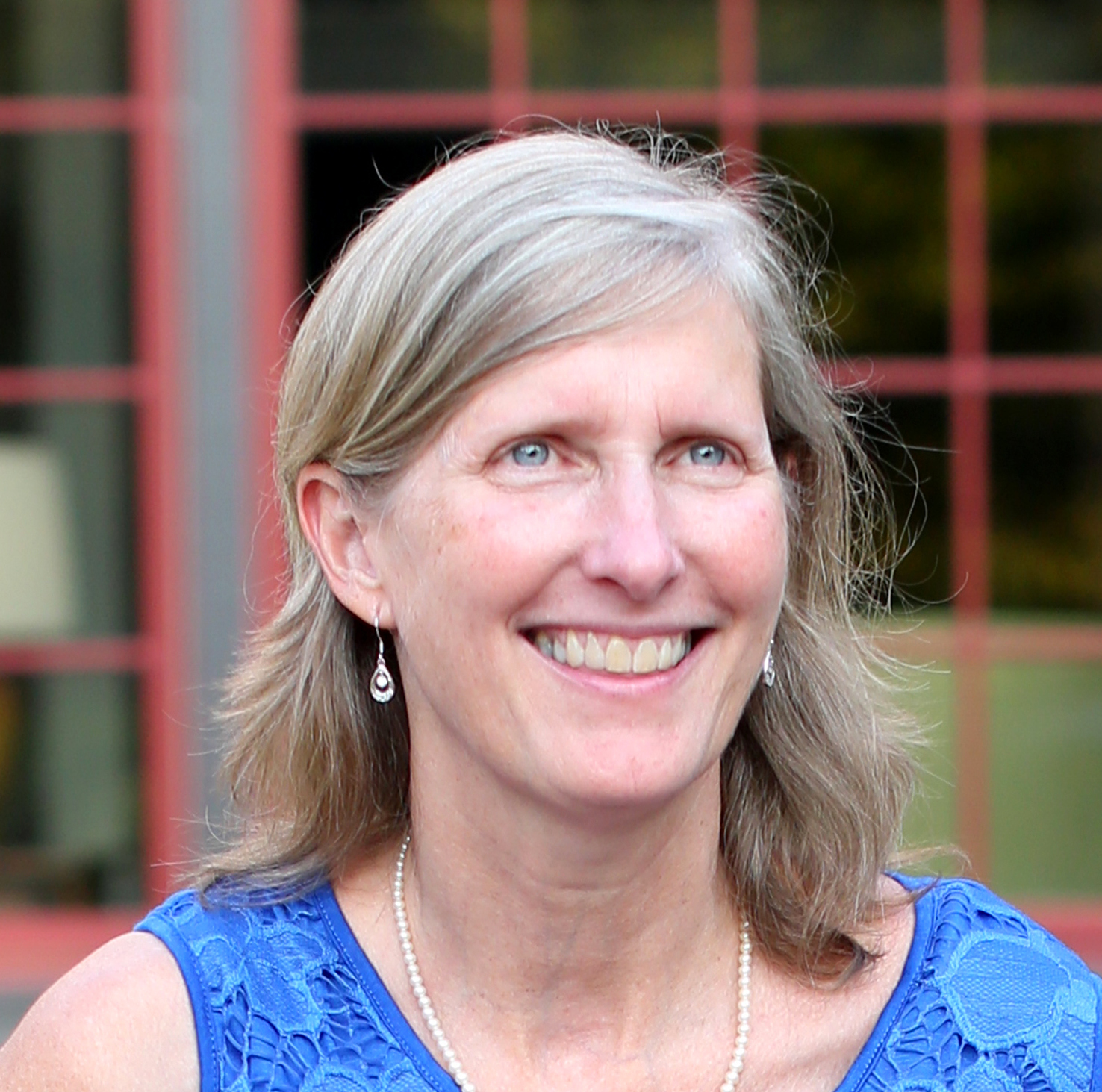 JULIA NALLE