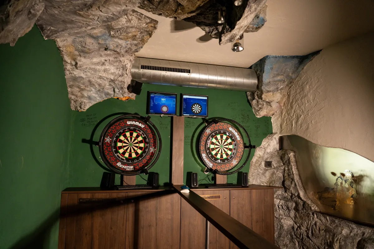 Platz zum Darten mit zwei Scheiben