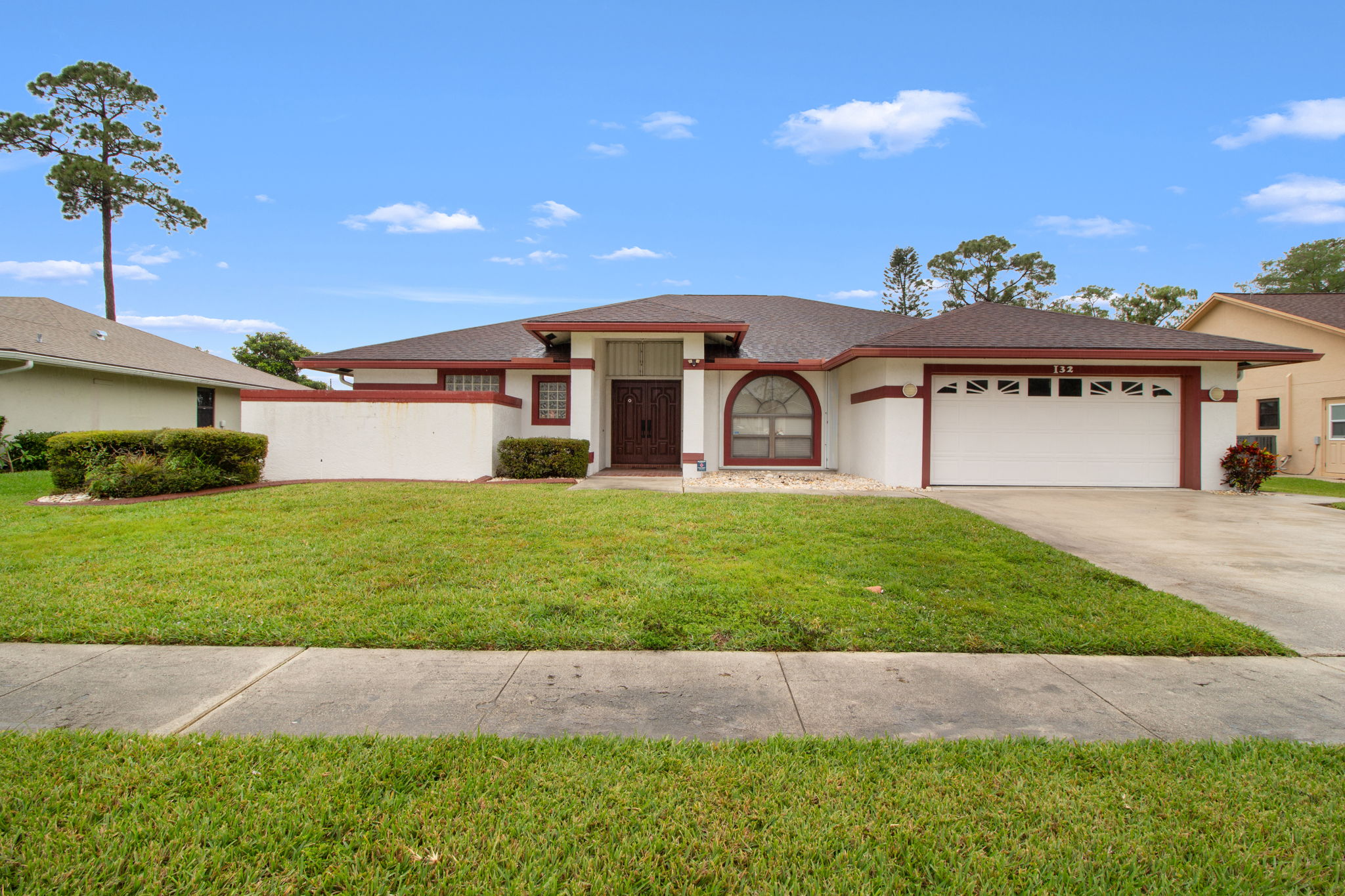 132 Kings Way Front of Structure photo by Hansel Duran Realtor at LoKation