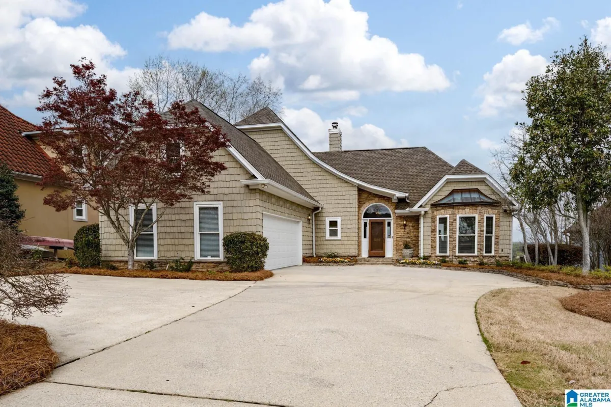 Hoover Concrete builds and installs Driveway