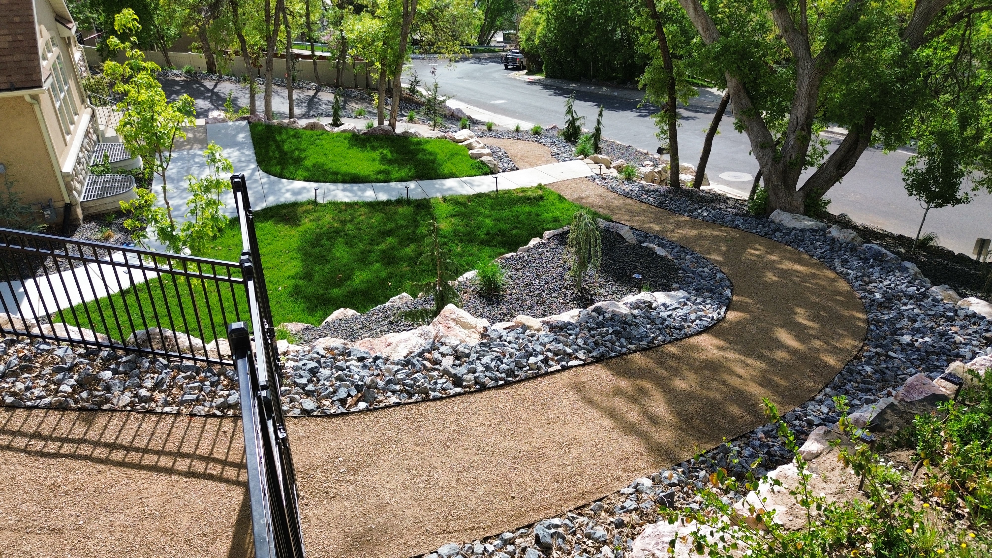  Landscape Design & Build