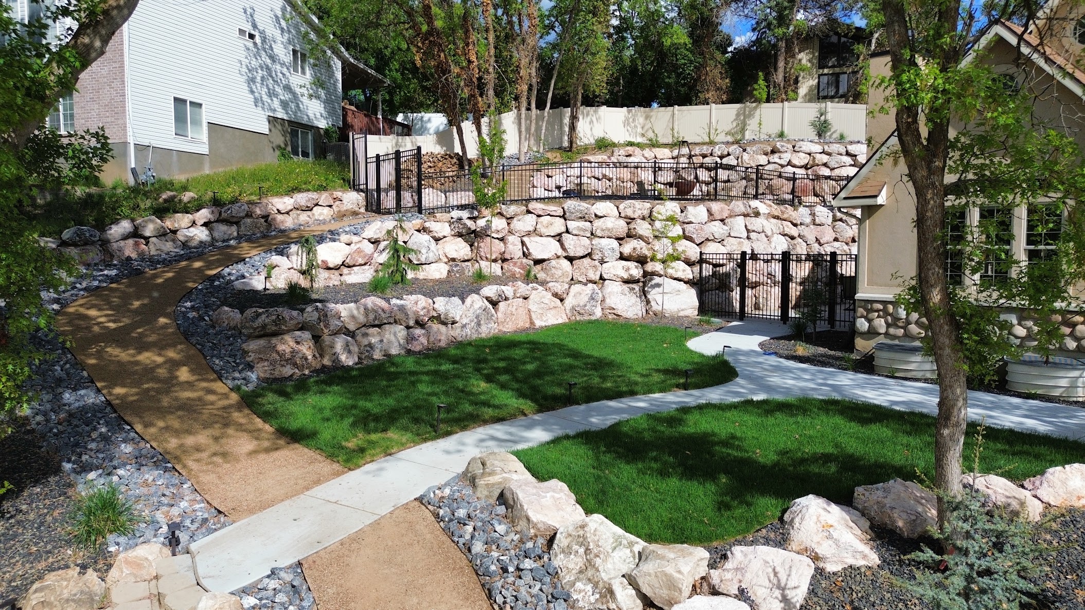  Landscape Design & Build