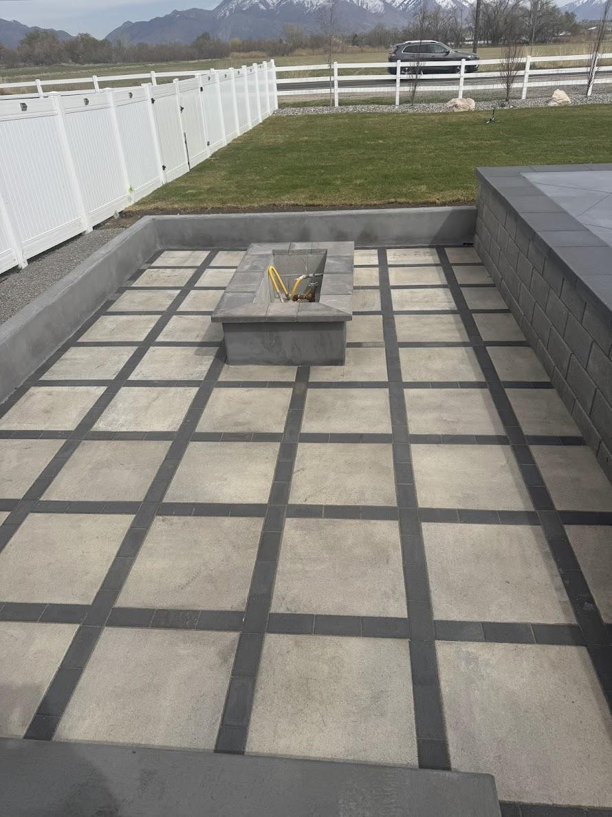  Landscape Design & Build