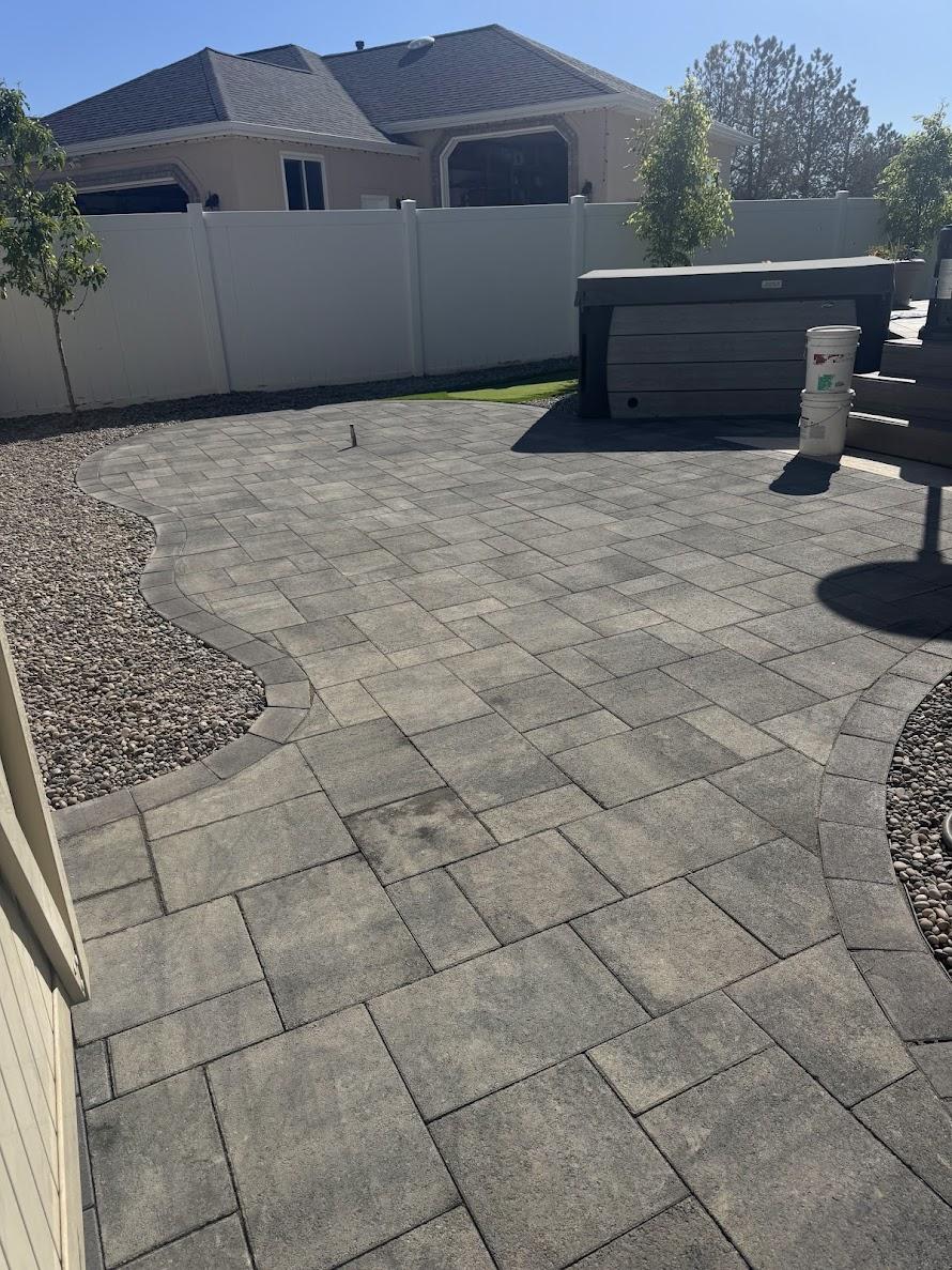  Landscape Design & Build