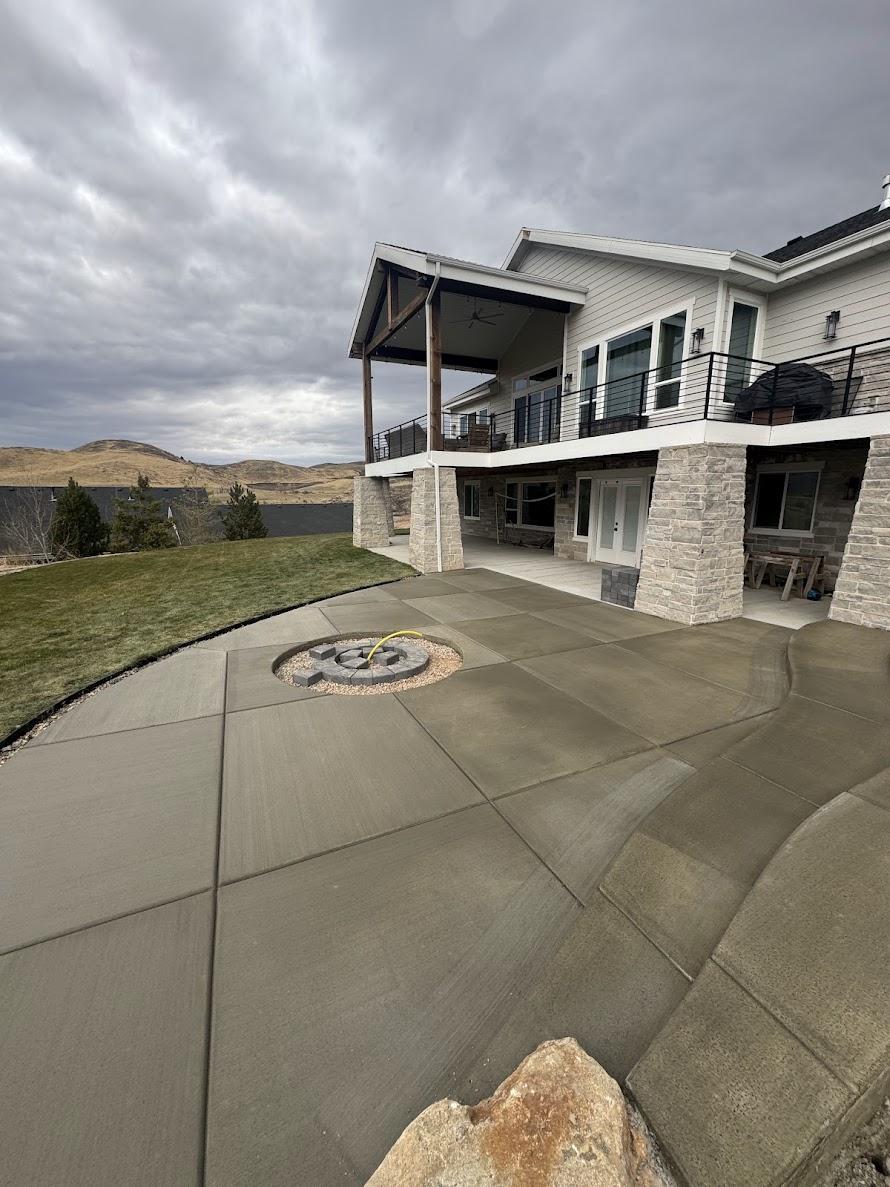  Landscape Design & Build