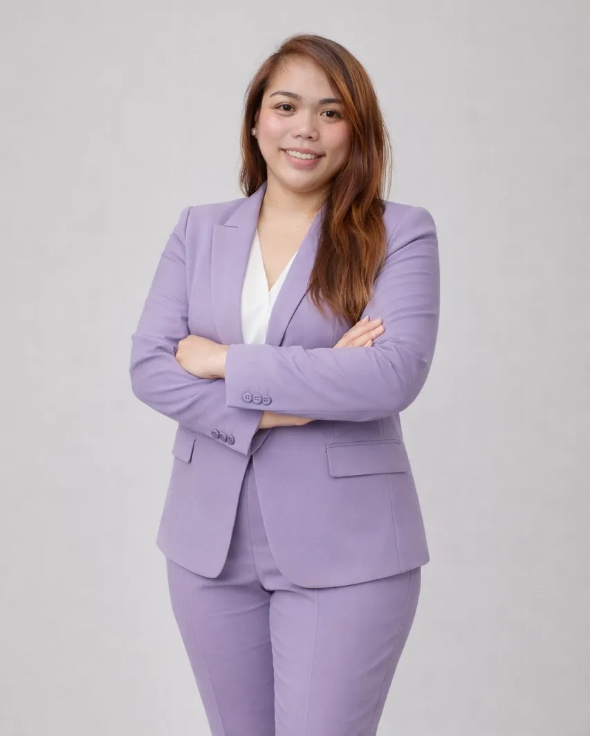 Professional virtual assistant working on laptop