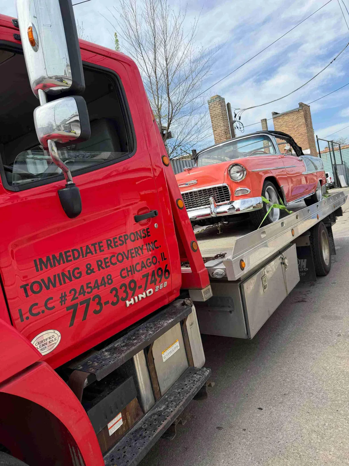 Tow truck near me providing roadside assistance in Chicago
