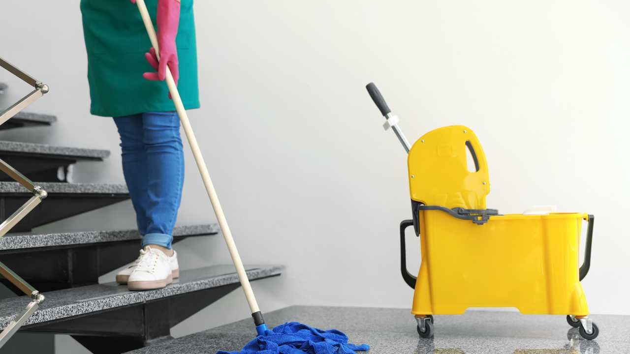 Green Cleaning Tips for Offices: Eco-Friendly Ways to Maintain a Clean Workspace