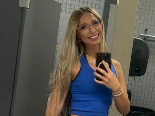 Emmy Ballard - Acro Instructor