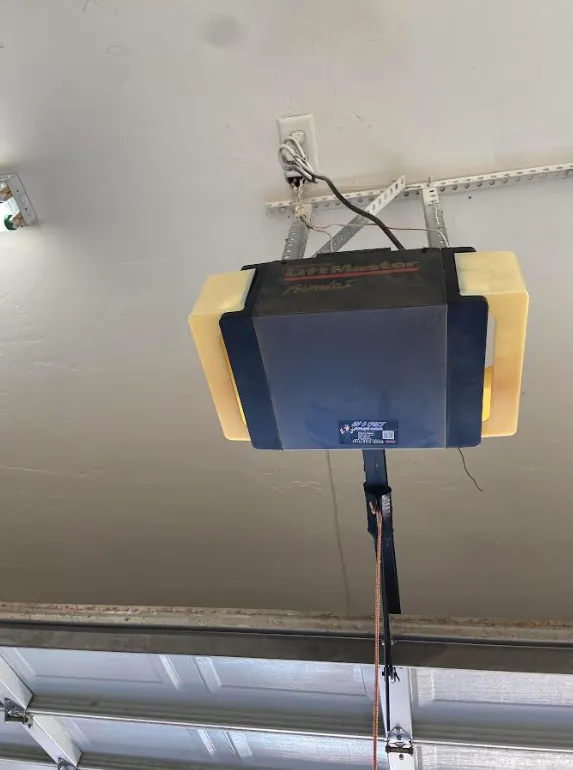 How to Choose the Right Garage Door Opener in San Rafael