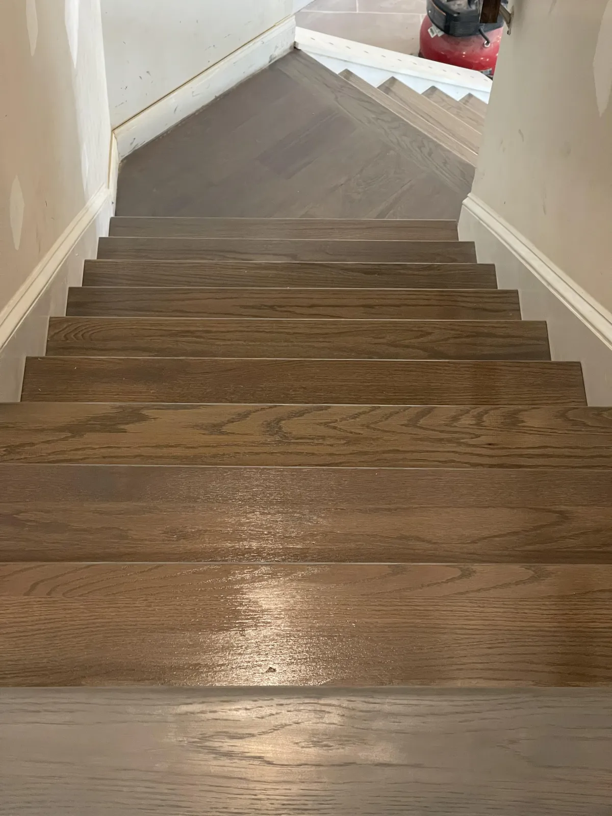 Flooring Contractor near me, Hardwood Floor Installation Service near me, Tile contractor near me, contractors nears me. home improvement  services near me. flooring company near me, bathroom remodel services near me, Kitchen contractors near me.