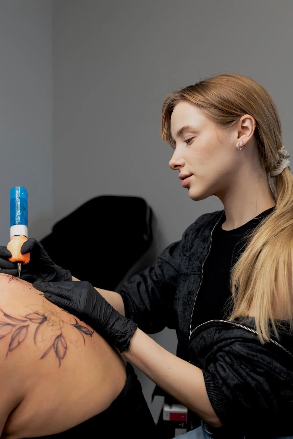 red white and black no smoking sign