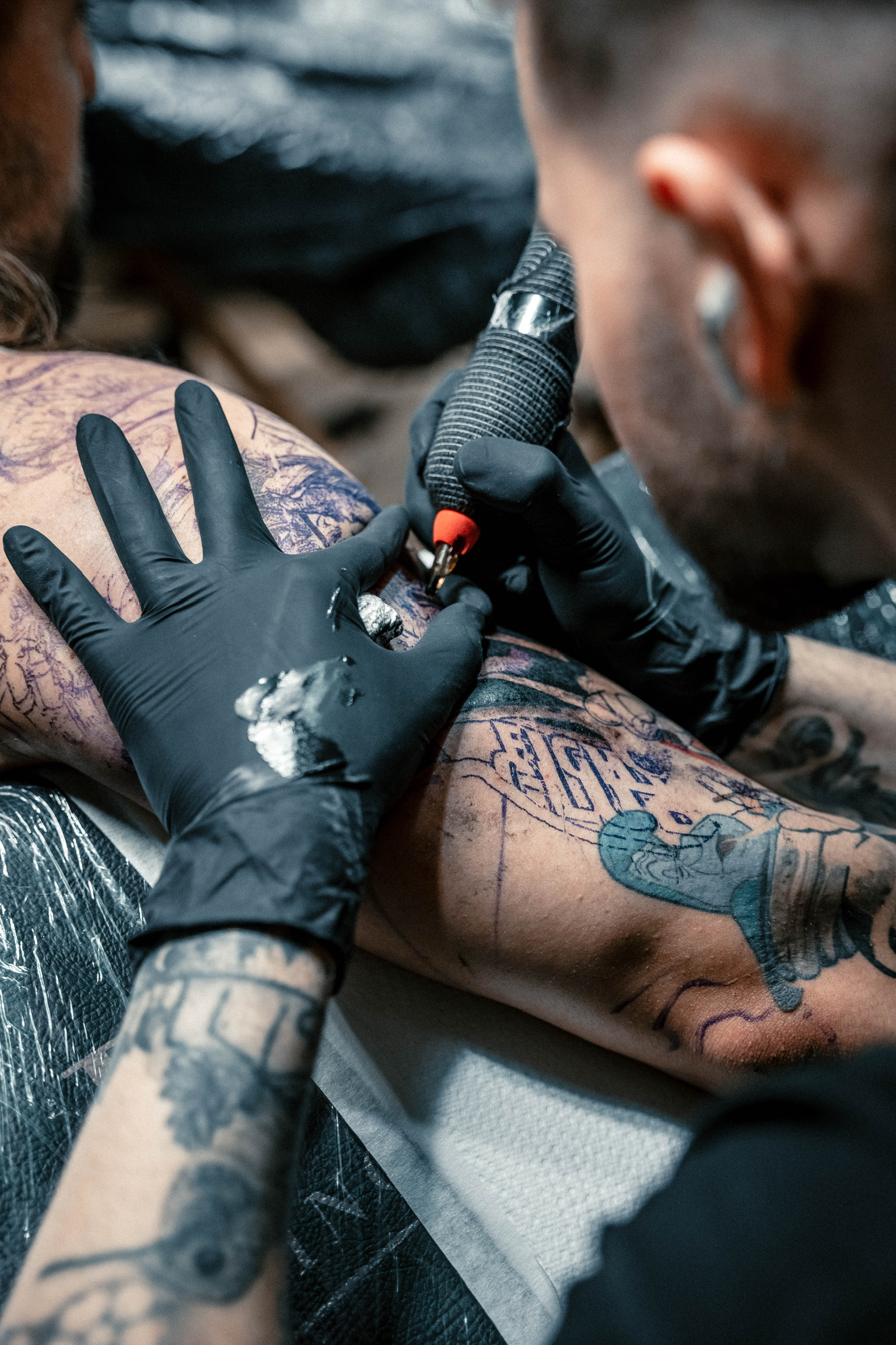 red white and black no smoking sign