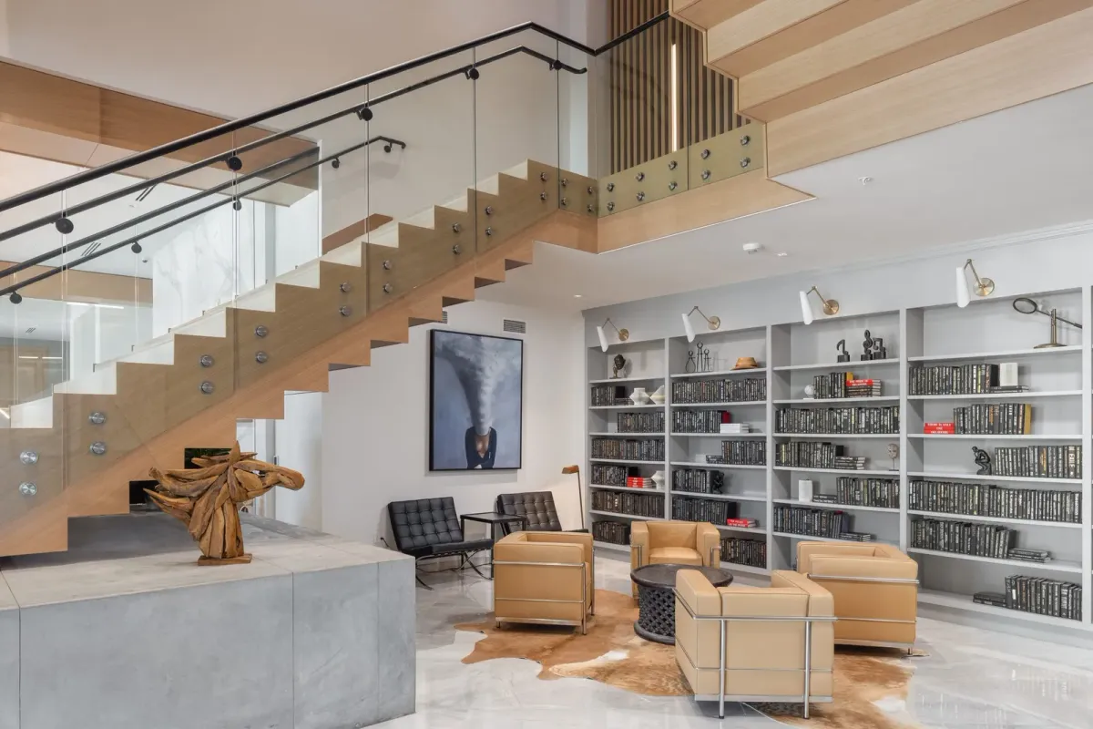 How to Select the Right Oak Stair Treads for Commercial Applications