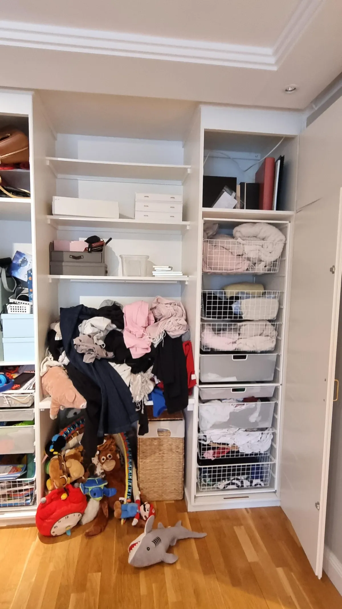 Överfull garderob utan struktur