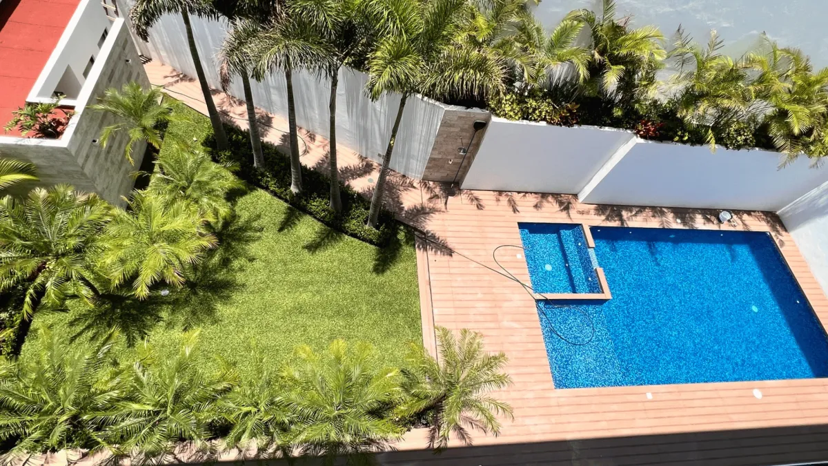 Departamento con Cancha de Tenis