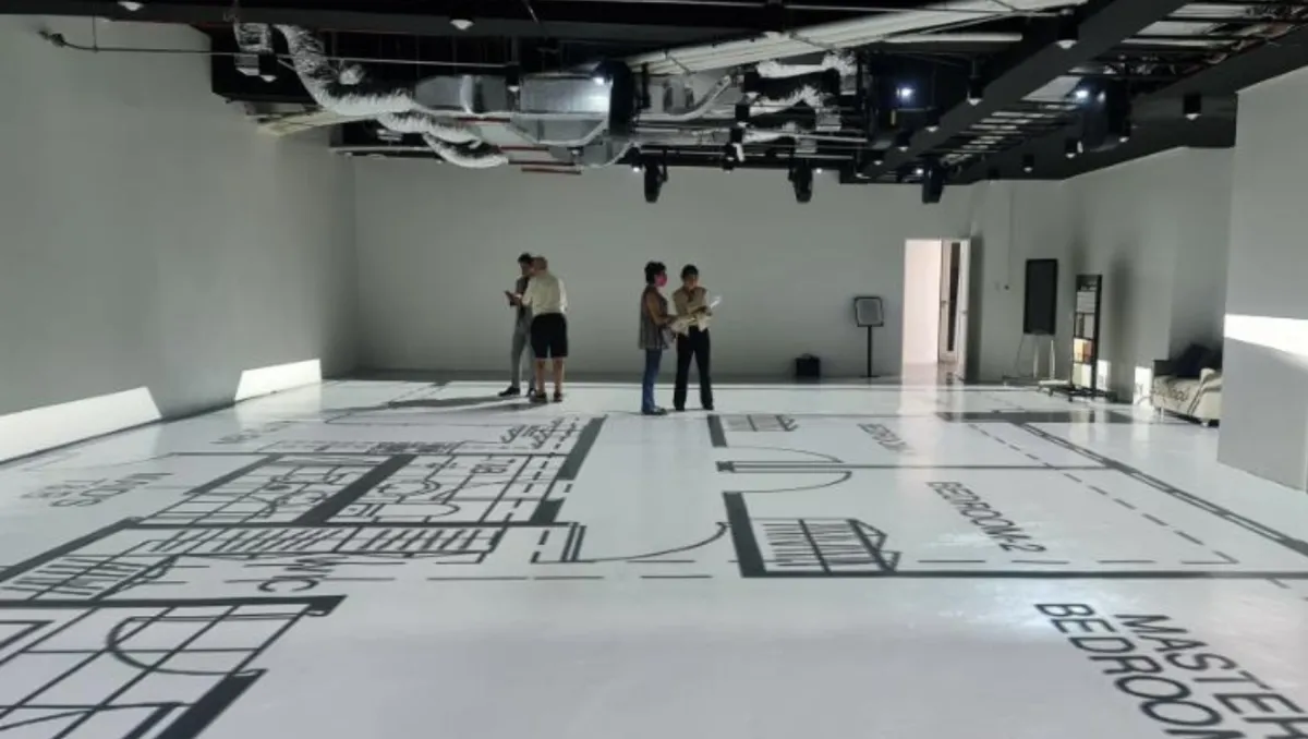 A Photo of our agents entertaining investors at Ayala Lands virtual showroom that allows buyers to do a walkthrough of their selected unit