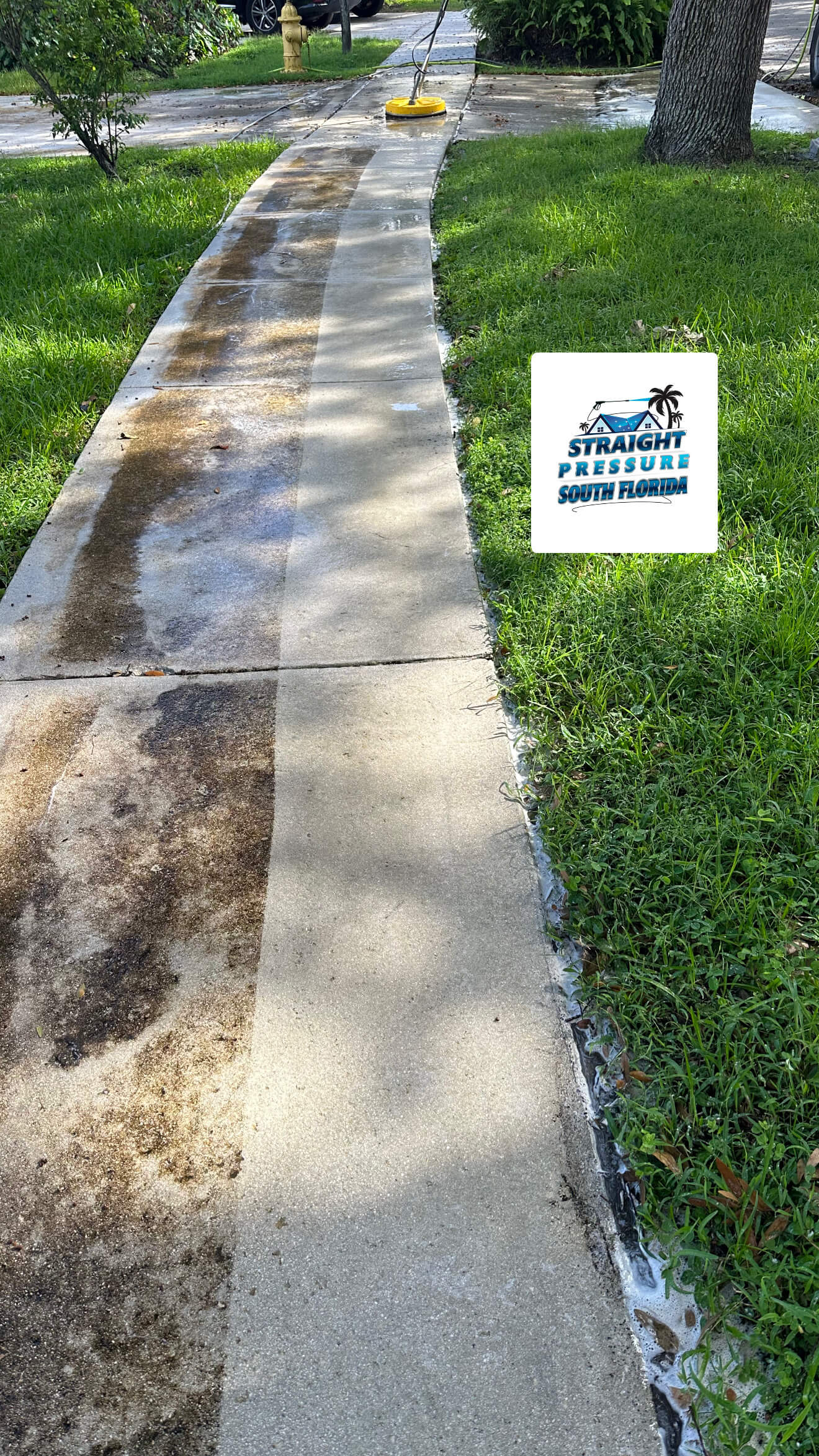 Professional driveway cleaning and sidewalk pressure cleaning service in Cooper City, FL by Straight Pressure South Florida.