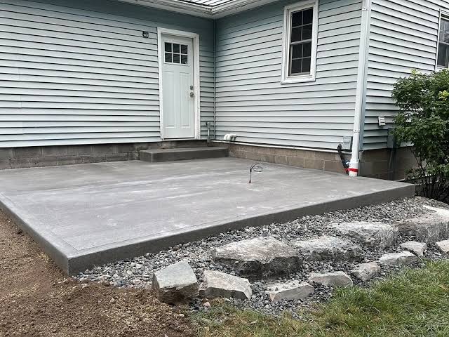 Hempstead Concrete builds and installs driveways.