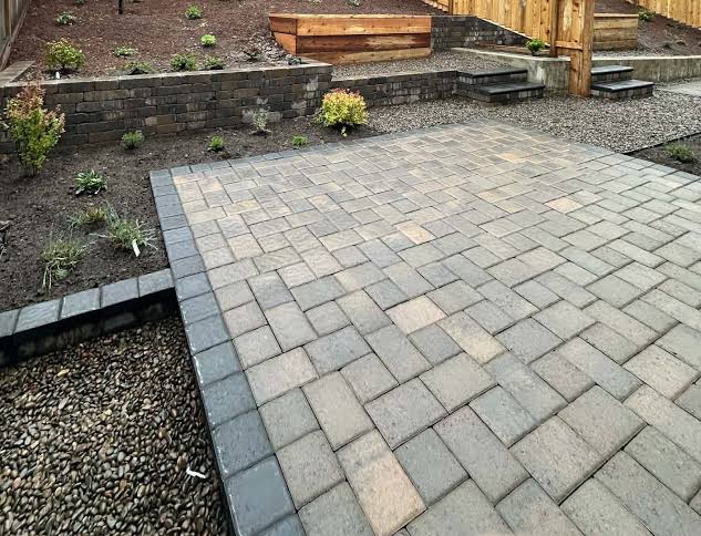 Corvallis Concrete builds and installs patio
