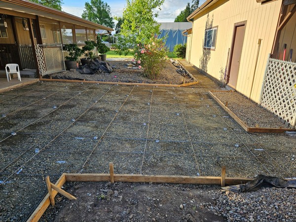 Corvallis Concrete builds and installs Slab