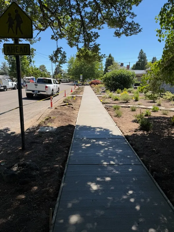 Corvallis Concrete builds and installs driveways