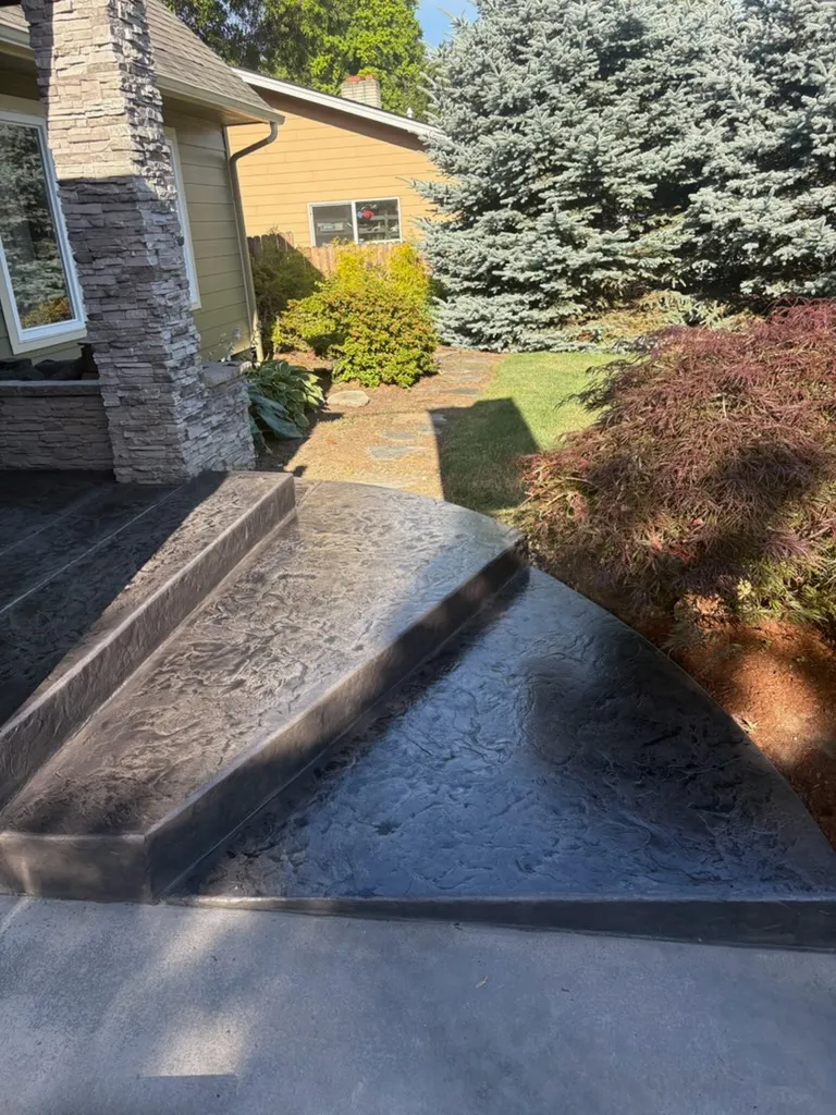 Corvallis Concrete builds and installs Slab
